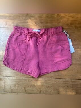 C & C California Women  Coral Drawstring Pull on shorts size Small NWT